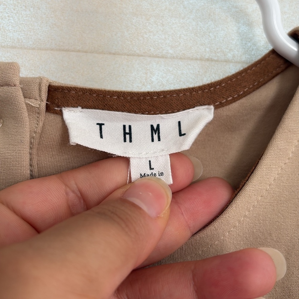 Tan blouse - Picture 3 of 3